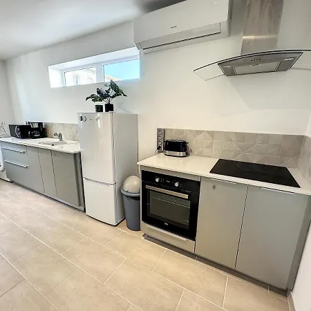 Maison Vue Pyrenees Centre - Salle De Jeux *